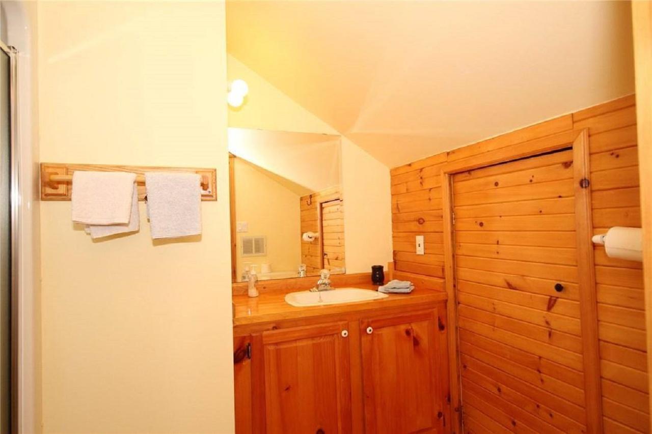 Rock Hill Bed & Breakfast Sharbot Lake Екстериор снимка