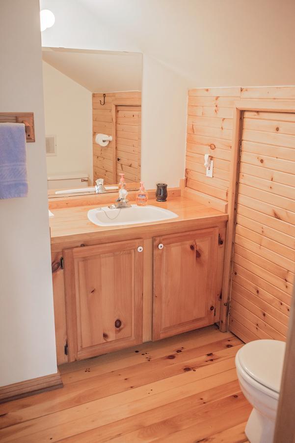 Rock Hill Bed & Breakfast Sharbot Lake Екстериор снимка